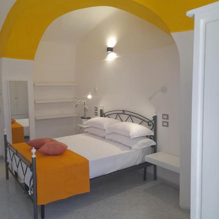 Mezza Torre B&B Прочида Екстер'єр фото